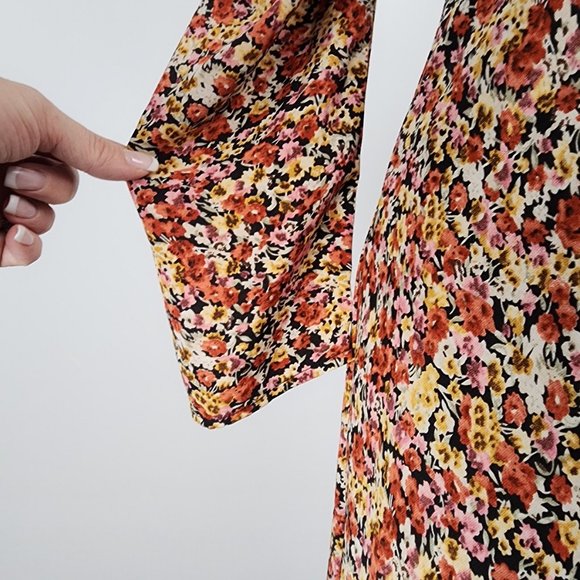 ASTR The Label Red Floral Puff Sleeve Midi Dress Size M - Picture 5 of 12